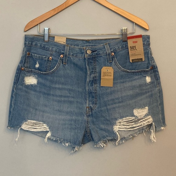 Levi's® Premium 501® ORIGINAL FIT HIGH RISE WOMEN'S SHORTS - Picture 4 of 9